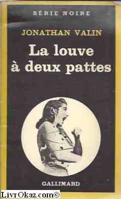 Couverture La Louve  deux pattes Gallimard