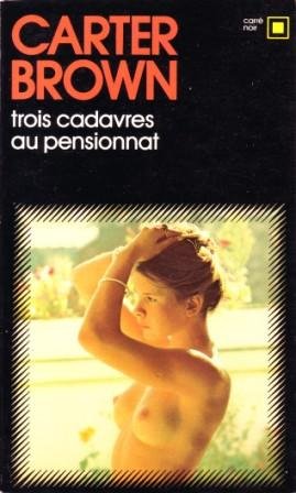 Couverture Trois cadavres au pensionnat Gallimard
