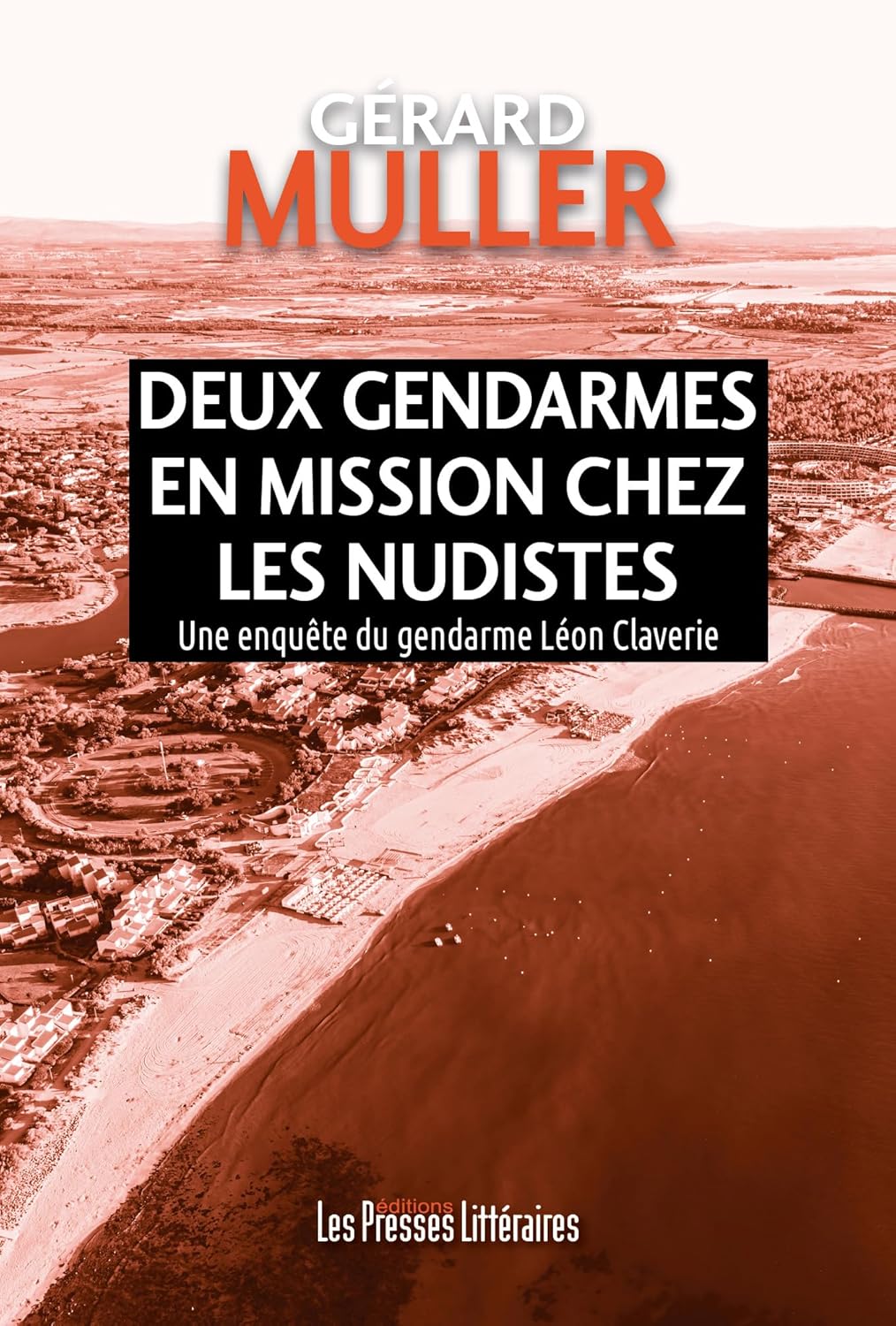 Couverture Deux gendarmes en mission chez les nudistes