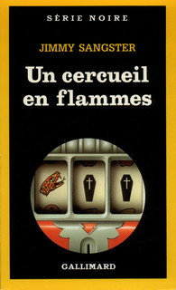 Couverture Un Cercueil en flammes Gallimard